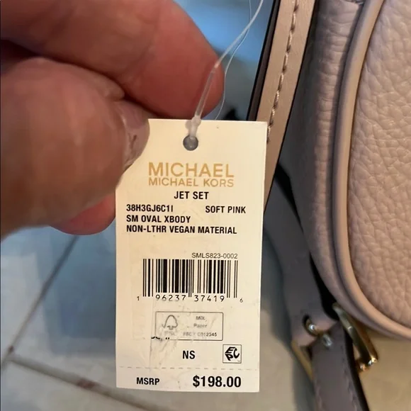 Bundle of Michael kors oval crossbody bags - Picture 4 of 8